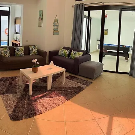 Villa Hola